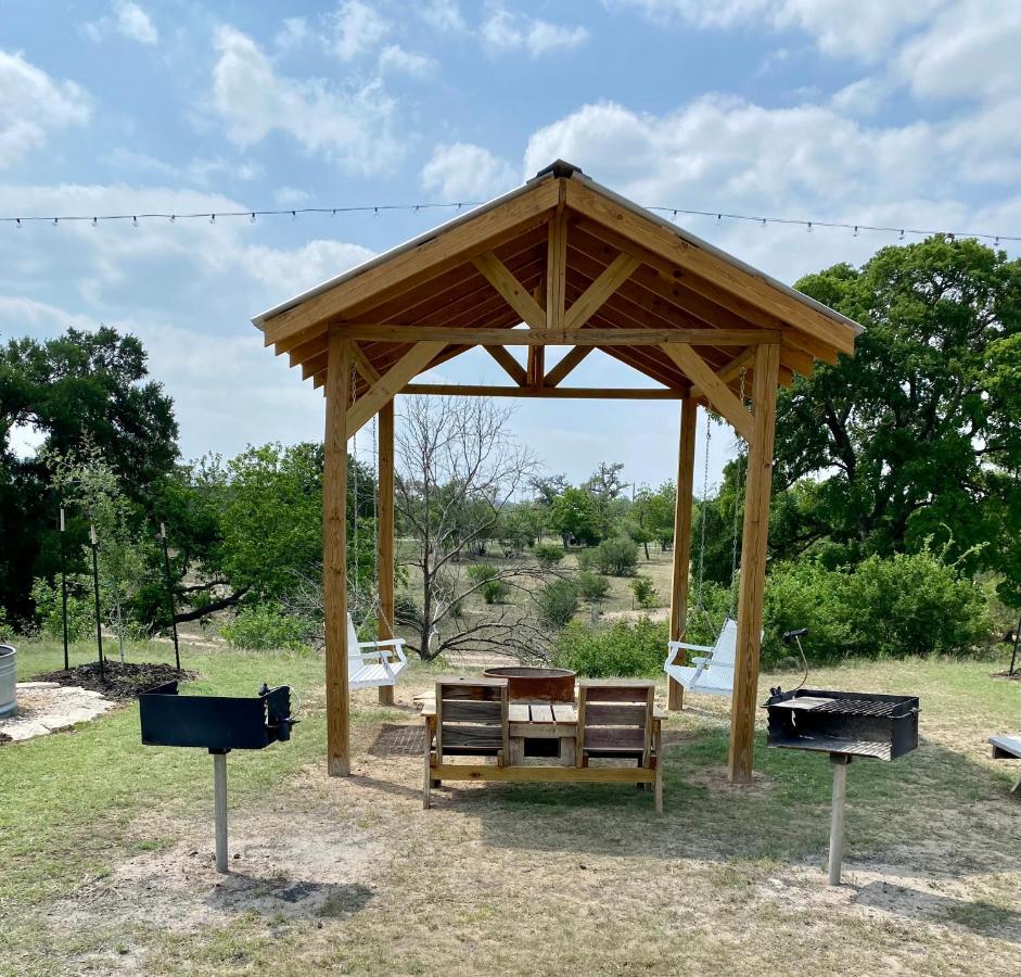 City On A Hill At Spring Creek Fredericksburg Exterior foto